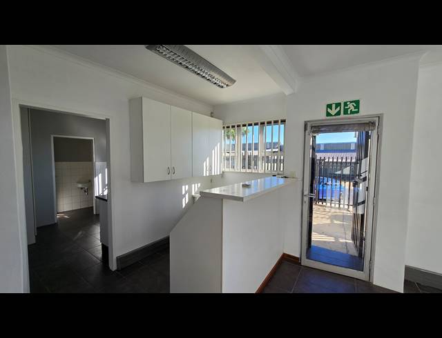 680M² WAREHOUSE TO LET IN SEBENZA